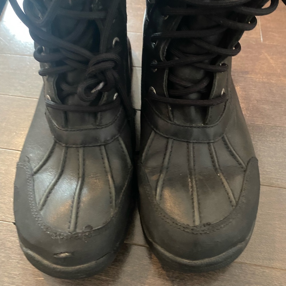 Black ugg boots size 6 us